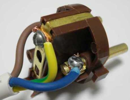 Подключение проводов к электровилке