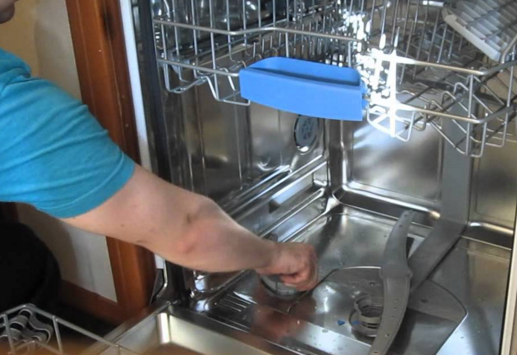 Место установки фильтра в посудомоечной машине