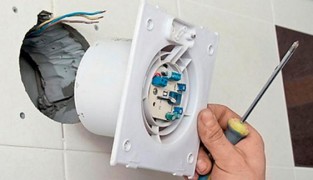 Установка вытяжного вентилятора в ванной