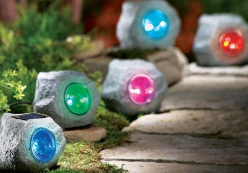 Садовые светильники в форме камней