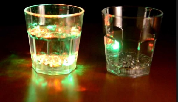 Как сделать стакан с автоматической подсветкой своими руками
