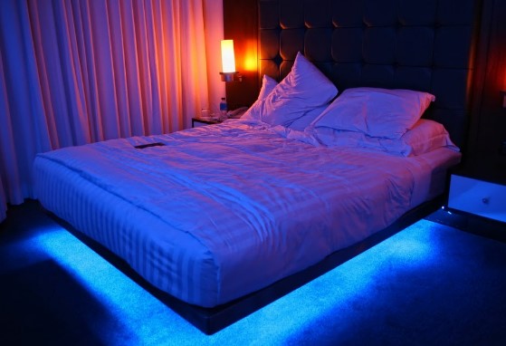 Как сделать подсветку кровати светодиодной лентой