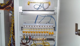 Сборка и установка щита освещения