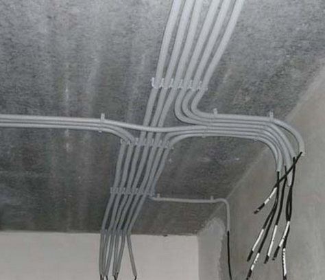 Правильный монтаж проводки на потолке