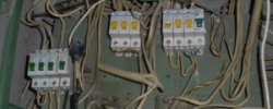 Как заменить автоматический выключатель в электрощитке